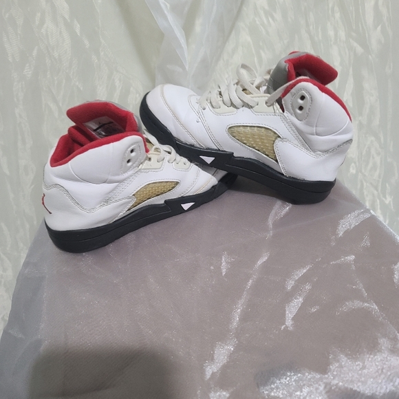 Jordan 5 Retro Fire Red Sneakers Sz: 13C - Picture 10 of 11